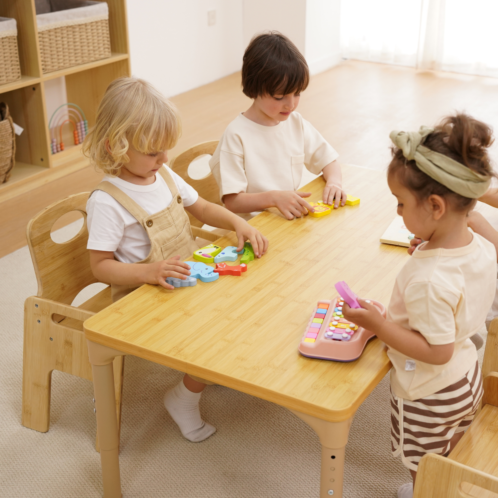 あんちゃん ページ★展示品★コカ・コーラ★チェア★2脚セット Avenlur Adrian Multi-Height Adjustable Wooden Table and Chairs Set